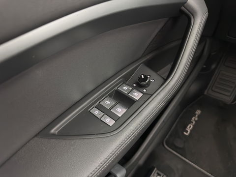 Audi e-tron E-tron 50 Quattro Launch edition plus 71 kWh [ 3-Fase ] {SOH-96%} (INCL-BTW) *PANO | LUXURY-LEATHER | ADAPTIVE-CRUISE | FULL-LED | DIGI-COCKPIT | KEYLESS | MEMORY-PACK | CAMERA | NAVI-FULLMAP | SHIFT-PADDLES | COMFORT-SEATS | 20''ALU*