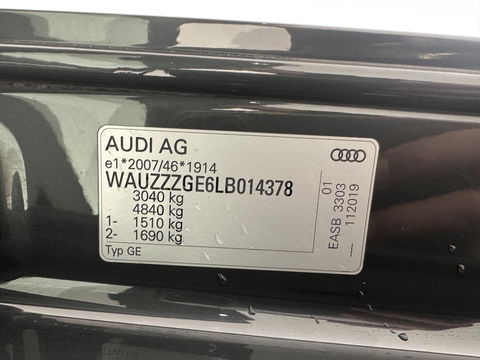 Audi e-tron E-tron 50 Quattro Launch edition plus 71 kWh [ 3-Fase ] {SOH-96%} (INCL-BTW) *PANO | LUXURY-LEATHER | ADAPTIVE-CRUISE | FULL-LED | DIGI-COCKPIT | KEYLESS | MEMORY-PACK | CAMERA | NAVI-FULLMAP | SHIFT-PADDLES | COMFORT-SEATS | 20''ALU*