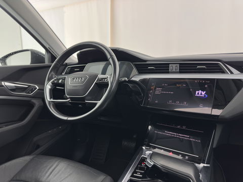 Audi e-tron E-tron 50 Quattro Launch edition plus 71 kWh [ 3-Fase ] {SOH-96%} (INCL-BTW) *PANO | LUXURY-LEATHER | ADAPTIVE-CRUISE | FULL-LED | DIGI-COCKPIT | KEYLESS | MEMORY-PACK | CAMERA | NAVI-FULLMAP | SHIFT-PADDLES | COMFORT-SEATS | 20''ALU*