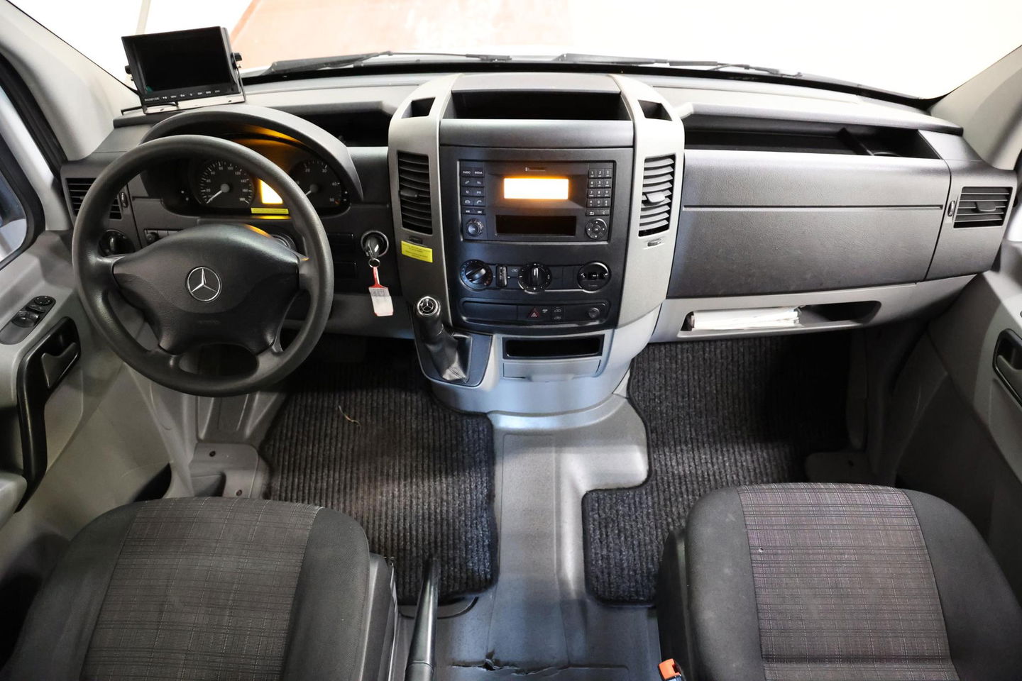 Mercedes-Benz Sprinter 311 2.2 CDI AUTOMAAT L3H2 POST NL EURO 6