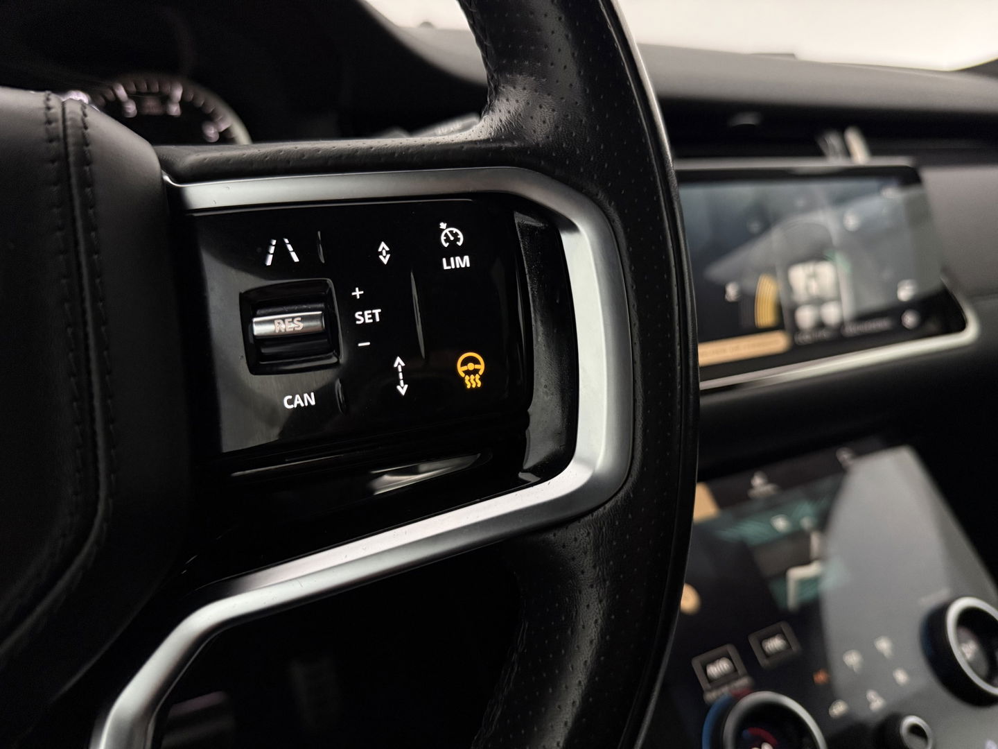 Land Rover Range Rover Evoque 1.5 P300e AWD R-Dynamic HSE | SOH 88% | Pano | Adap. Cruise | Memory | Meridian | Stoel/Stuur verw. | Camera | Trekh.