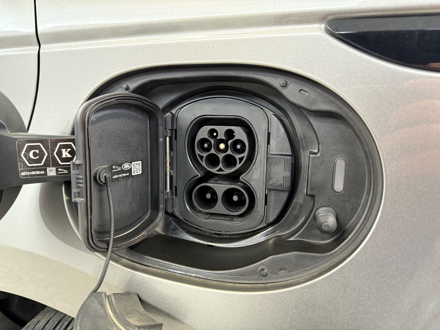 Land Rover Range Rover Evoque 1.5 P300e AWD R-Dynamic HSE | SOH 88% | Pano | Adap. Cruise | Memory | Meridian | Stoel/Stuur verw. | Camera | Trekh.