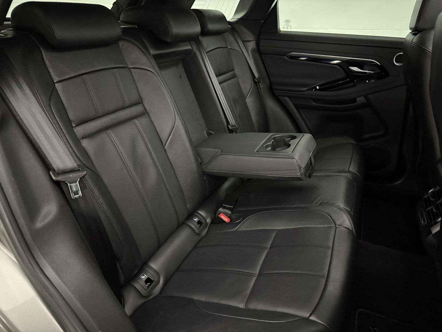 Land Rover Range Rover Evoque 1.5 P300e AWD R-Dynamic HSE | SOH 88% | Pano | Adap. Cruise | Memory | Meridian | Stoel/Stuur verw. | Camera | Trekh.