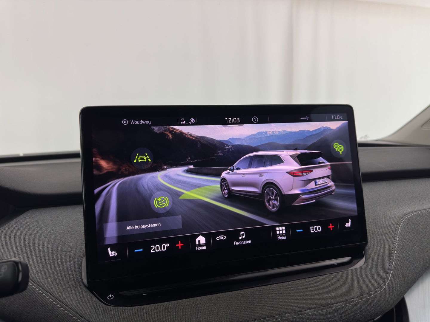 Škoda Enyaq iV 80 [ 3-Fase ] (INCL-BTW) *LEATHER-FABRIC | FULL-LED | DIGI-COCKPIT | CAMERA | KEYLESS | NAVI-FULLMAP | AMBIENT-LIGHT | ECC | HEATED-COMFORTSEATS | DAB+ | PDC | CRUISE | CARPLAY | TOWBAR | 19"ALU*