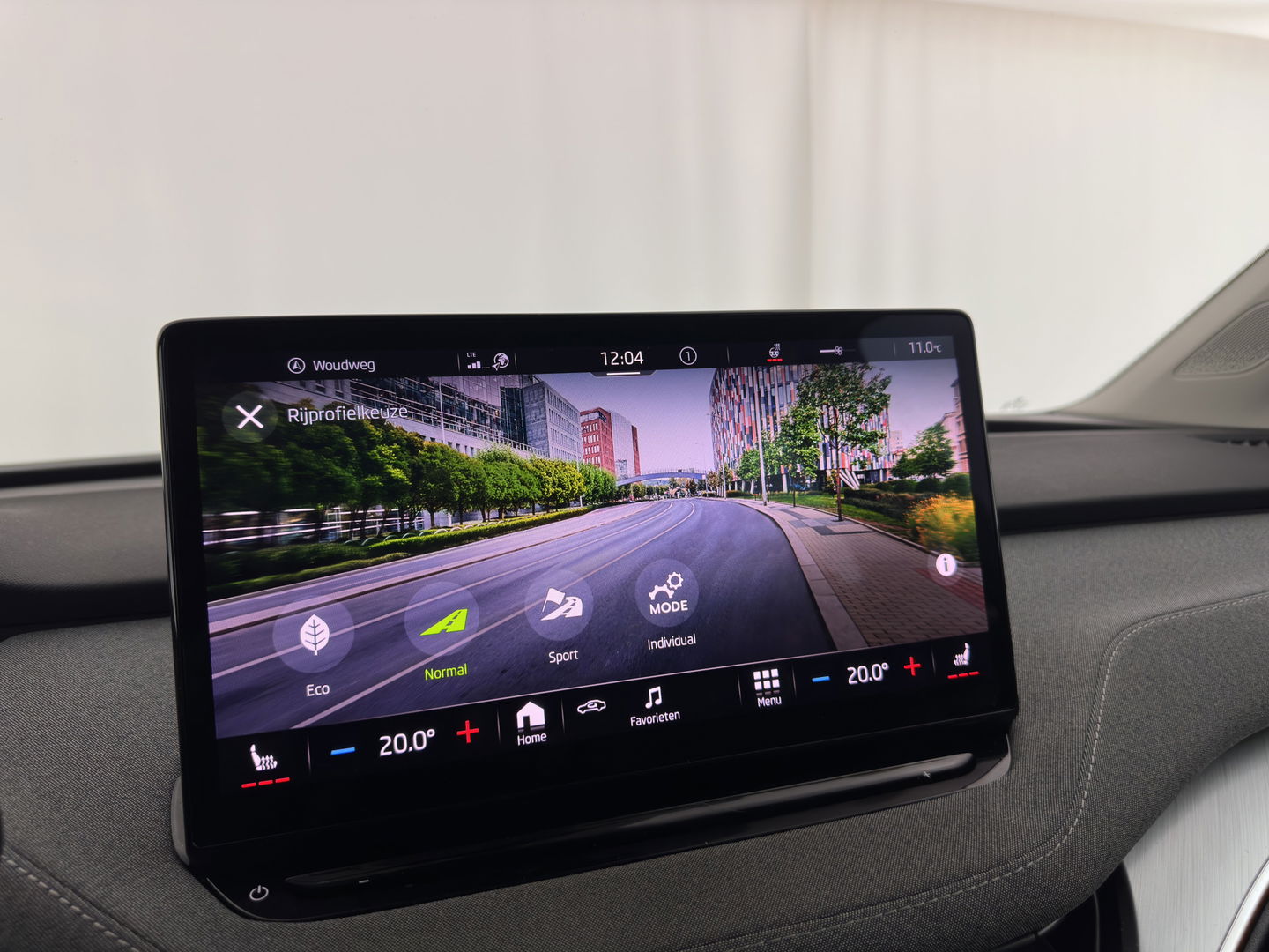 Škoda Enyaq iV 80 [ 3-Fase ] (INCL-BTW) *LEATHER-FABRIC | FULL-LED | DIGI-COCKPIT | CAMERA | KEYLESS | NAVI-FULLMAP | AMBIENT-LIGHT | ECC | HEATED-COMFORTSEATS | DAB+ | PDC | CRUISE | CARPLAY | TOWBAR | 19"ALU*