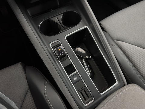 Škoda Enyaq iV 80 [ 3-Fase ] (INCL-BTW) *LEATHER-FABRIC | FULL-LED | DIGI-COCKPIT | CAMERA | KEYLESS | NAVI-FULLMAP | AMBIENT-LIGHT | ECC | HEATED-COMFORTSEATS | DAB+ | PDC | CRUISE | CARPLAY | TOWBAR | 19"ALU*