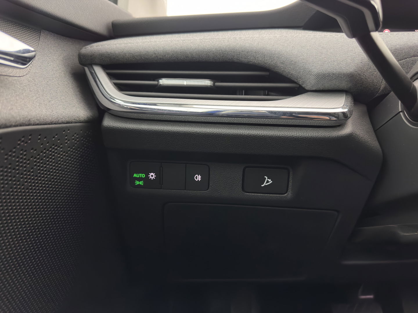 Škoda Enyaq iV 80 [ 3-Fase ] (INCL-BTW) *LEATHER-FABRIC | FULL-LED | DIGI-COCKPIT | CAMERA | KEYLESS | NAVI-FULLMAP | AMBIENT-LIGHT | ECC | HEATED-COMFORTSEATS | DAB+ | PDC | CRUISE | CARPLAY | TOWBAR | 19"ALU*