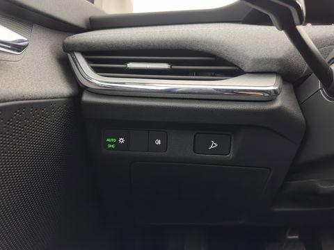 Škoda Enyaq iV 80 [ 3-Fase ] (INCL-BTW) *LEATHER-FABRIC | FULL-LED | DIGI-COCKPIT | CAMERA | KEYLESS | NAVI-FULLMAP | AMBIENT-LIGHT | ECC | HEATED-COMFORTSEATS | DAB+ | PDC | CRUISE | CARPLAY | TOWBAR | 19"ALU*