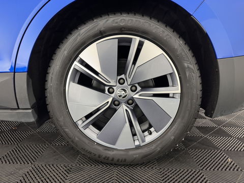 Škoda Enyaq iV 80 [ 3-Fase ] (INCL-BTW) *LEATHER-FABRIC | FULL-LED | DIGI-COCKPIT | CAMERA | KEYLESS | NAVI-FULLMAP | AMBIENT-LIGHT | ECC | HEATED-COMFORTSEATS | DAB+ | PDC | CRUISE | CARPLAY | TOWBAR | 19"ALU*