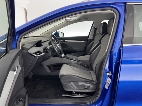 Škoda Enyaq iV 80 [ 3-Fase ] (INCL-BTW) *LEATHER-FABRIC | FULL-LED | DIGI-COCKPIT | CAMERA | KEYLESS | NAVI-FULLMAP | AMBIENT-LIGHT | ECC | HEATED-COMFORTSEATS | DAB+ | PDC | CRUISE | CARPLAY | TOWBAR | 19"ALU*