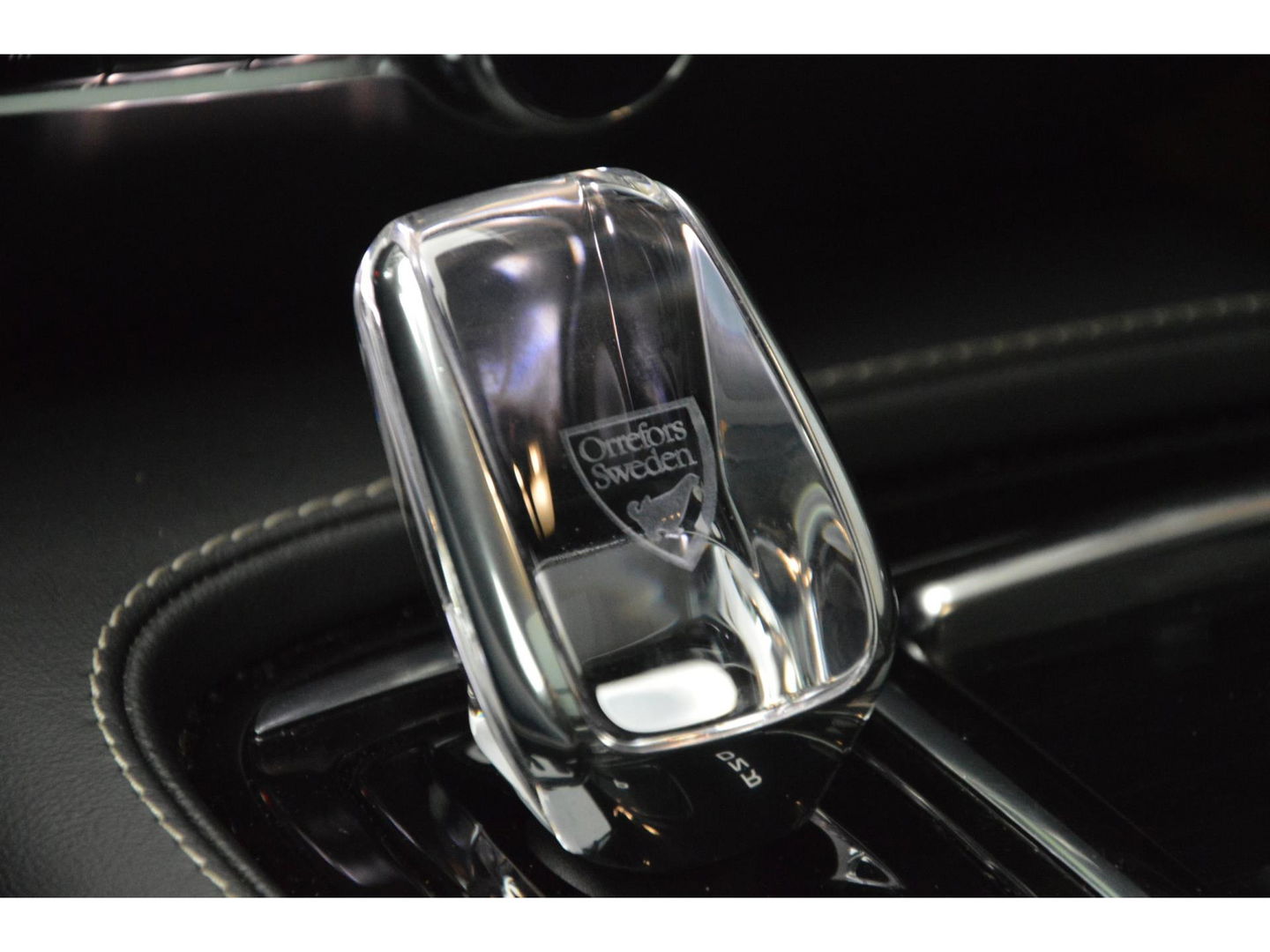 Volvo V60 T6 Hybride AWD Plus Dark LONG RANGE | Panoramadak | 360 Camera | Stoel + Stuur Verwarmd | Pilot-assist |