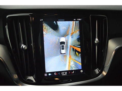 Volvo V60 T6 Hybride AWD Ultimate Dark LONG RANGE | Panoramadak | 360 Camera | Stoel + Stuur Verwarmd | Pilot-assist |