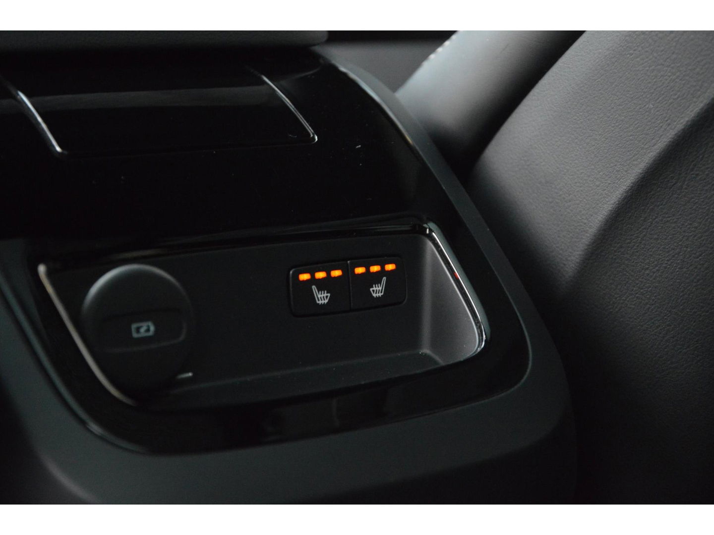 Volvo V60 T6 Hybride AWD Plus Dark LONG RANGE | Panoramadak | 360 Camera | Stoel + Stuur Verwarmd | Pilot-assist |