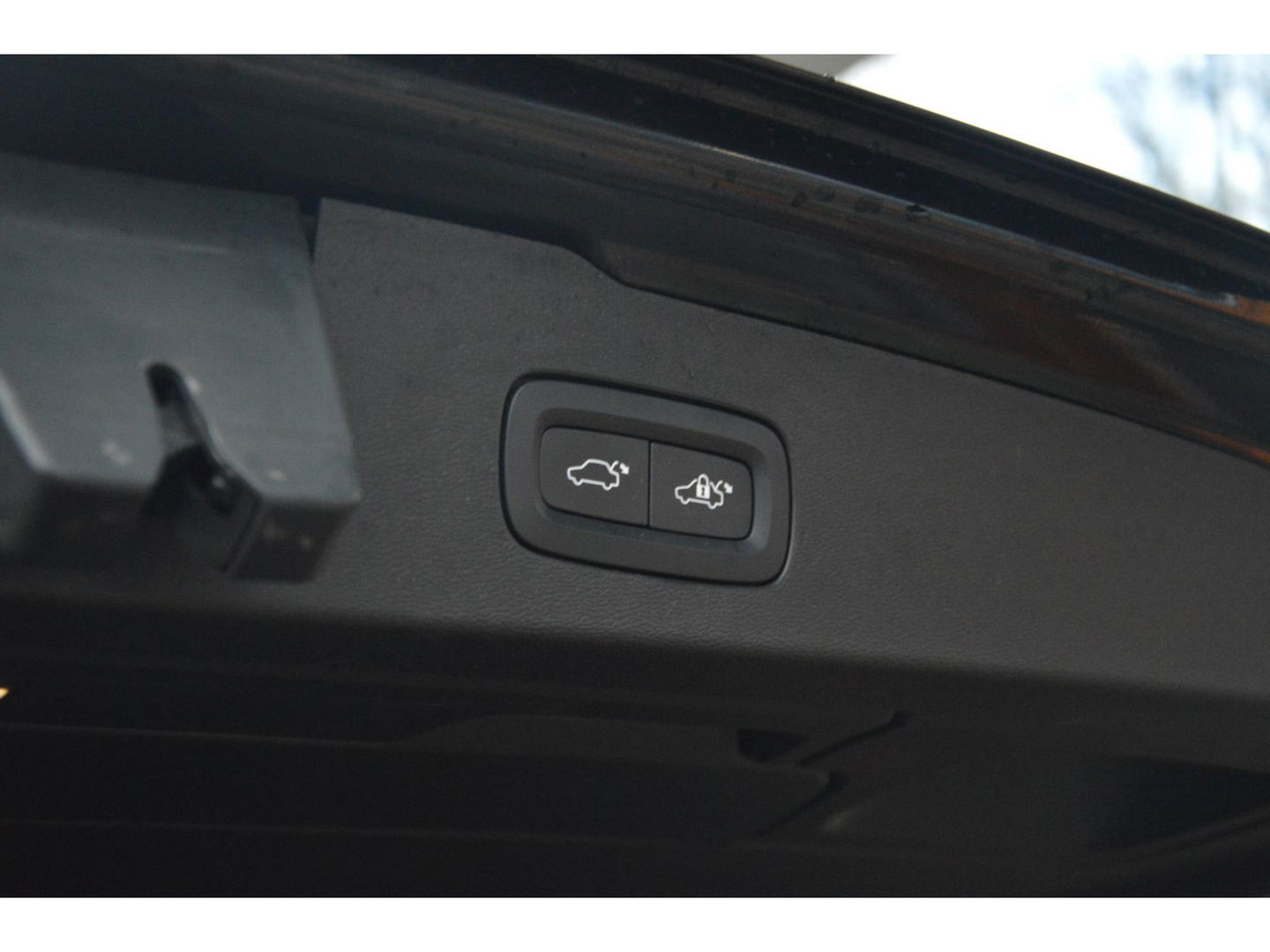 Volvo V60 T6 Hybride AWD Plus Dark LONG RANGE | Panoramadak | 360 Camera | Stoel + Stuur Verwarmd | Pilot-assist |