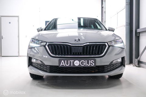 Škoda Scala 1.0 TSI Sport Business | Sportstoelen | Trekaak | NAP NL auto | LED | Adaptive cruise | Clima | Dealer oh | 17 inch | CarPlay |