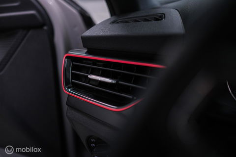 Škoda Scala 1.0 TSI Sport Business | Sportstoelen | Trekaak | NAP NL auto | LED | Adaptive cruise | Clima | Dealer oh | 17 inch | CarPlay |