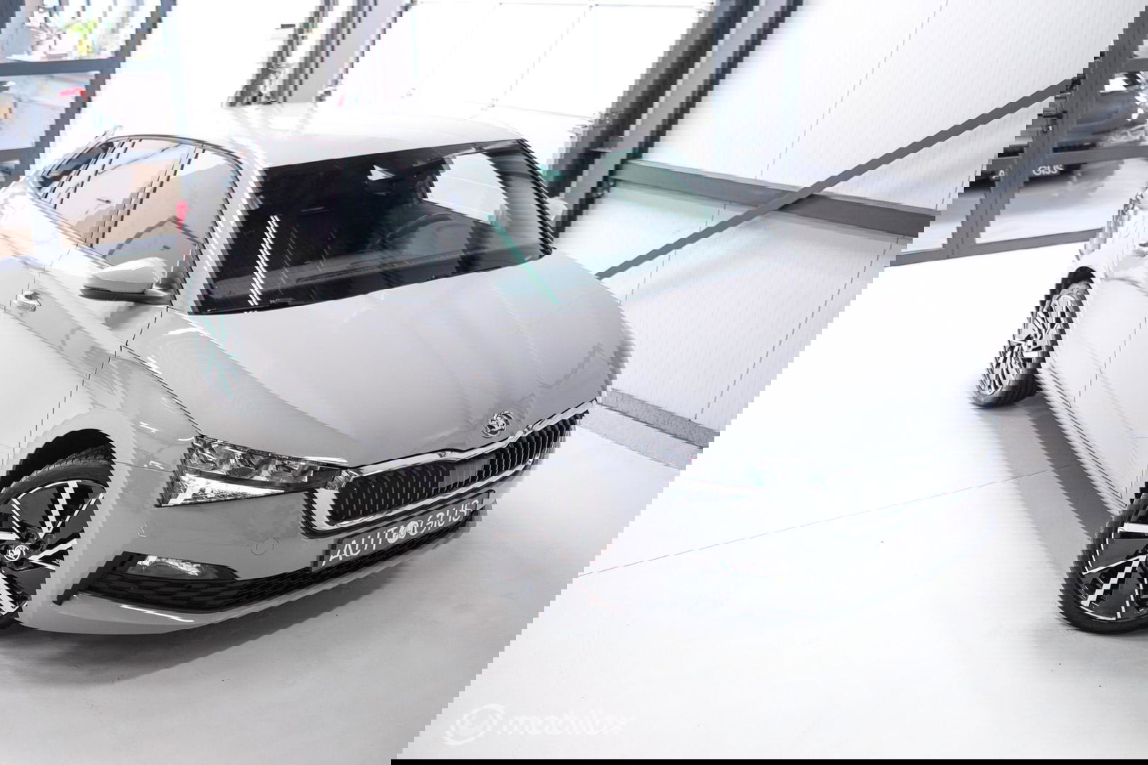 Škoda Scala 1.0 TSI Sport Business | Sportstoelen | Trekaak | NAP NL auto | LED | Adaptive cruise | Clima | Dealer oh | 17 inch | CarPlay |