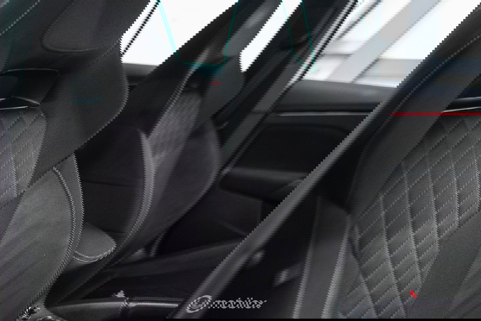 Škoda Scala 1.0 TSI Sport Business | Sportstoelen | Trekaak | NAP NL auto | LED | Adaptive cruise | Clima | Dealer oh | 17 inch | CarPlay |