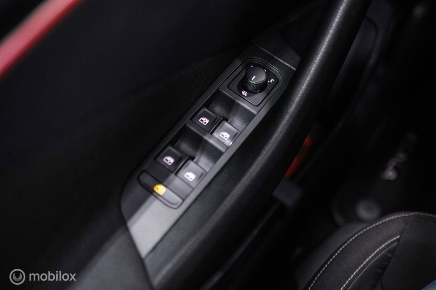 Škoda Scala 1.0 TSI Sport Business | Sportstoelen | Trekaak | NAP NL auto | LED | Adaptive cruise | Clima | Dealer oh | 17 inch | CarPlay |