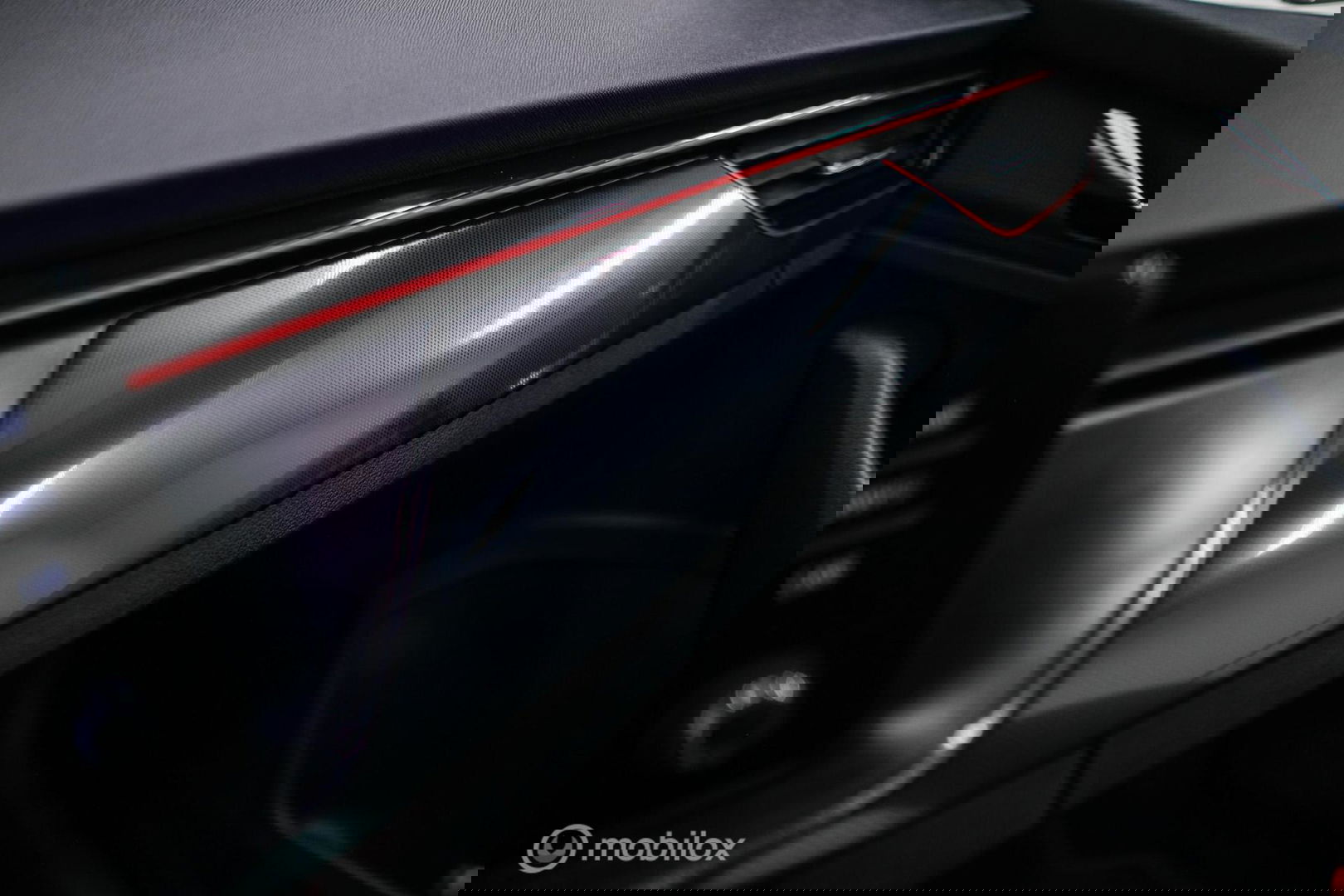 Škoda Scala 1.0 TSI Sport Business | Sportstoelen | Trekaak | NAP NL auto | LED | Adaptive cruise | Clima | Dealer oh | 17 inch | CarPlay |