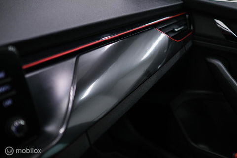 Škoda Scala 1.0 TSI Sport Business | Sportstoelen | Trekaak | NAP NL auto | LED | Adaptive cruise | Clima | Dealer oh | 17 inch | CarPlay |