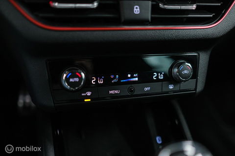 Škoda Scala 1.0 TSI Sport Business | Sportstoelen | Trekaak | NAP NL auto | LED | Adaptive cruise | Clima | Dealer oh | 17 inch | CarPlay |