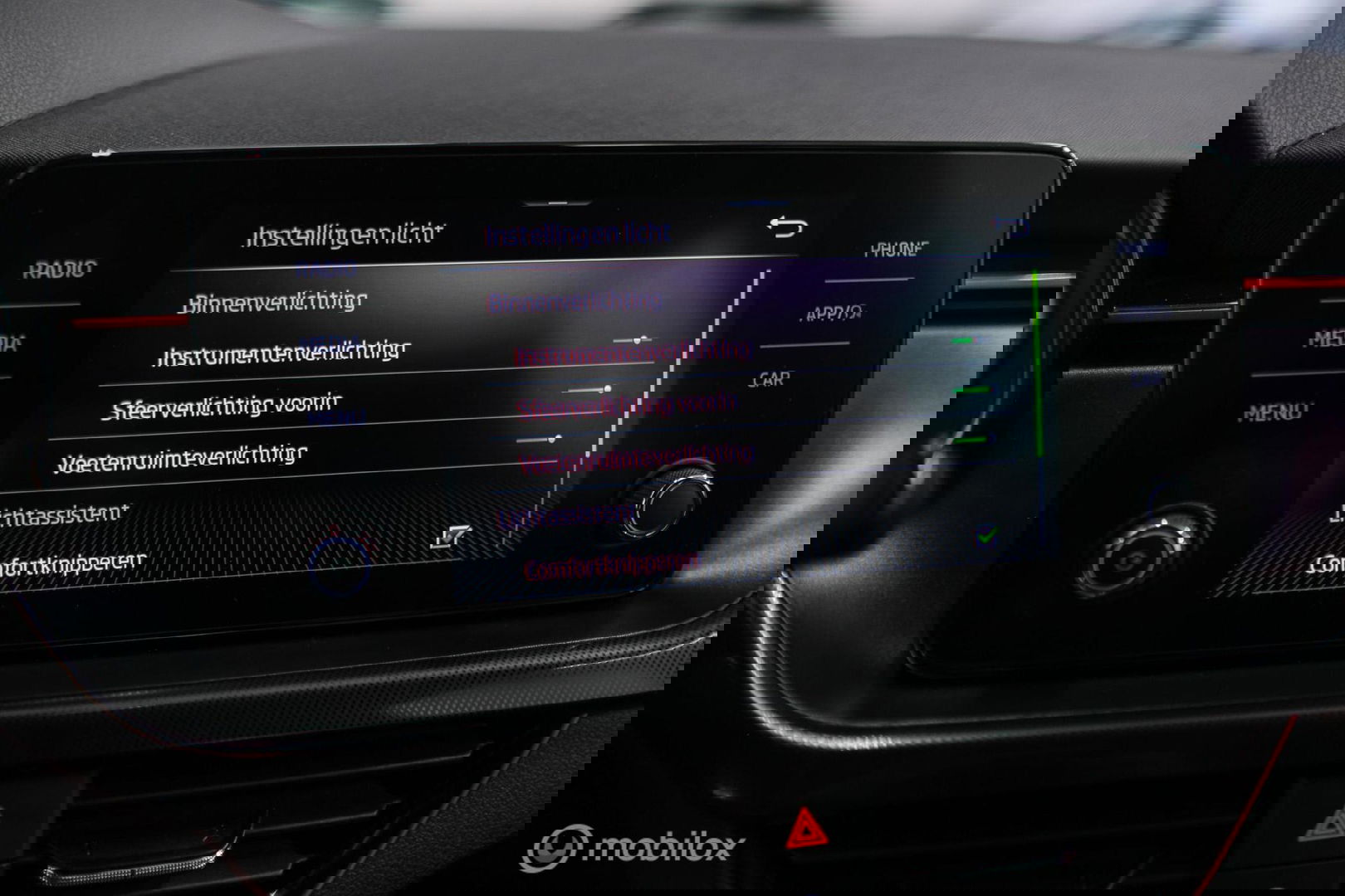 Škoda Scala 1.0 TSI Sport Business | Sportstoelen | Trekaak | NAP NL auto | LED | Adaptive cruise | Clima | Dealer oh | 17 inch | CarPlay |