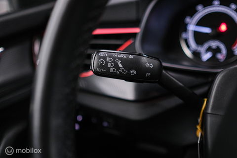 Škoda Scala 1.0 TSI Sport Business | Sportstoelen | Trekaak | NAP NL auto | LED | Adaptive cruise | Clima | Dealer oh | 17 inch | CarPlay |