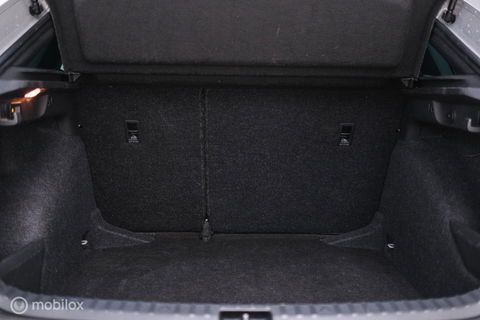 Škoda Scala 1.0 TSI Sport Business | Sportstoelen | Trekaak | NAP NL auto | LED | Adaptive cruise | Clima | Dealer oh | 17 inch | CarPlay |