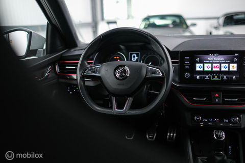 Škoda Scala 1.0 TSI Sport Business | Sportstoelen | Trekaak | NAP NL auto | LED | Adaptive cruise | Clima | Dealer oh | 17 inch | CarPlay |