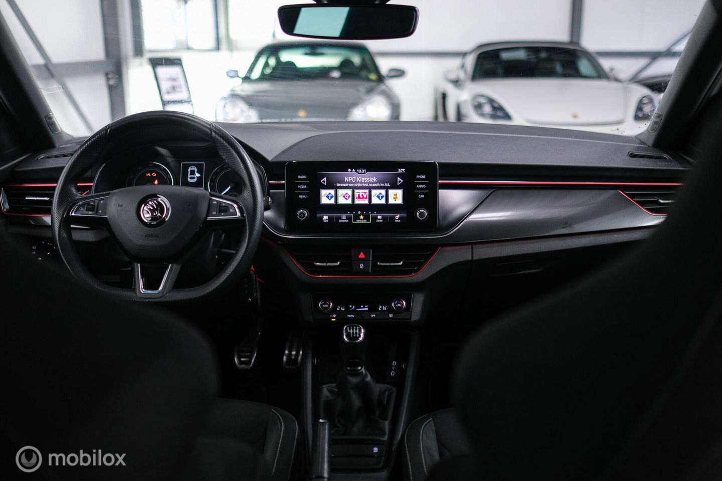 Škoda Scala 1.0 TSI Sport Business | Sportstoelen | Trekaak | NAP NL auto | LED | Adaptive cruise | Clima | Dealer oh | 17 inch | CarPlay |