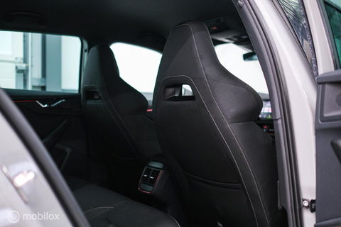Škoda Scala 1.0 TSI Sport Business | Sportstoelen | Trekaak | NAP NL auto | LED | Adaptive cruise | Clima | Dealer oh | 17 inch | CarPlay |