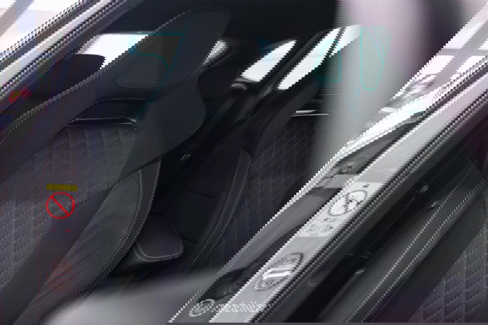 Škoda Scala 1.0 TSI Sport Business | Sportstoelen | Trekaak | NAP NL auto | LED | Adaptive cruise | Clima | Dealer oh | 17 inch | CarPlay |