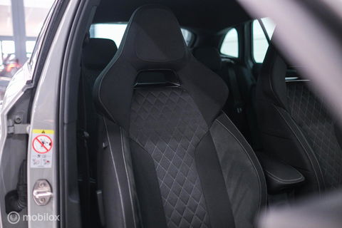 Škoda Scala 1.0 TSI Sport Business | Sportstoelen | Trekaak | NAP NL auto | LED | Adaptive cruise | Clima | Dealer oh | 17 inch | CarPlay |