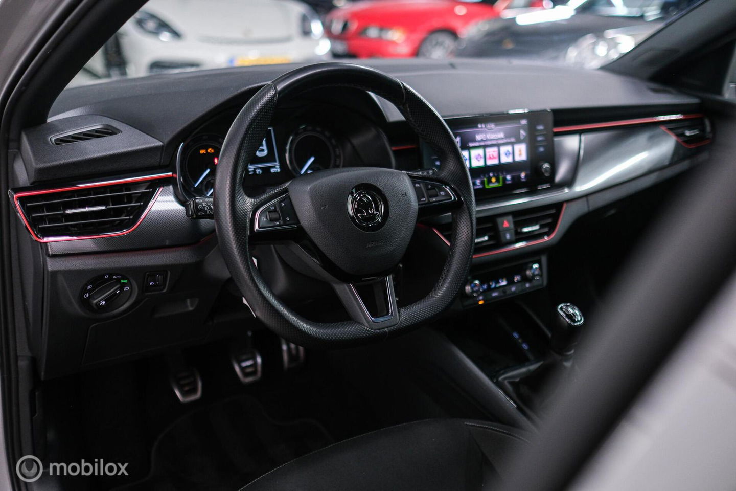 Škoda Scala 1.0 TSI Sport Business | Sportstoelen | Trekaak | NAP NL auto | LED | Adaptive cruise | Clima | Dealer oh | 17 inch | CarPlay |