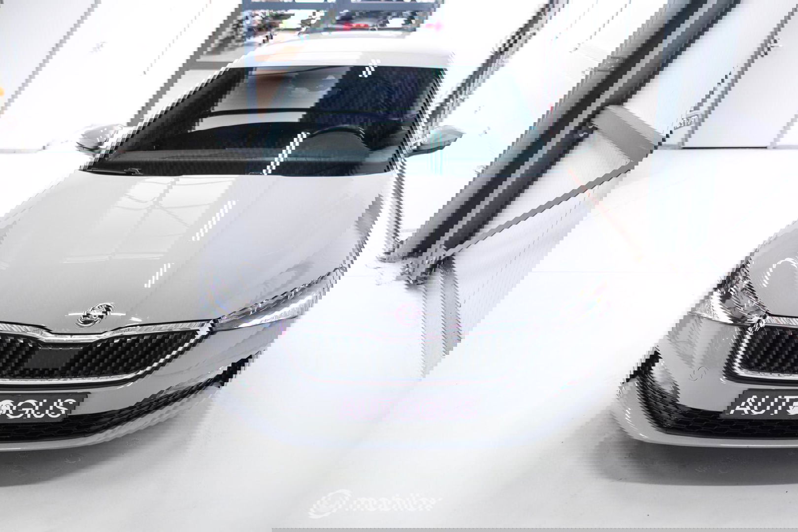 Škoda Scala 1.0 TSI Sport Business | Sportstoelen | Trekaak | NAP NL auto | LED | Adaptive cruise | Clima | Dealer oh | 17 inch | CarPlay |