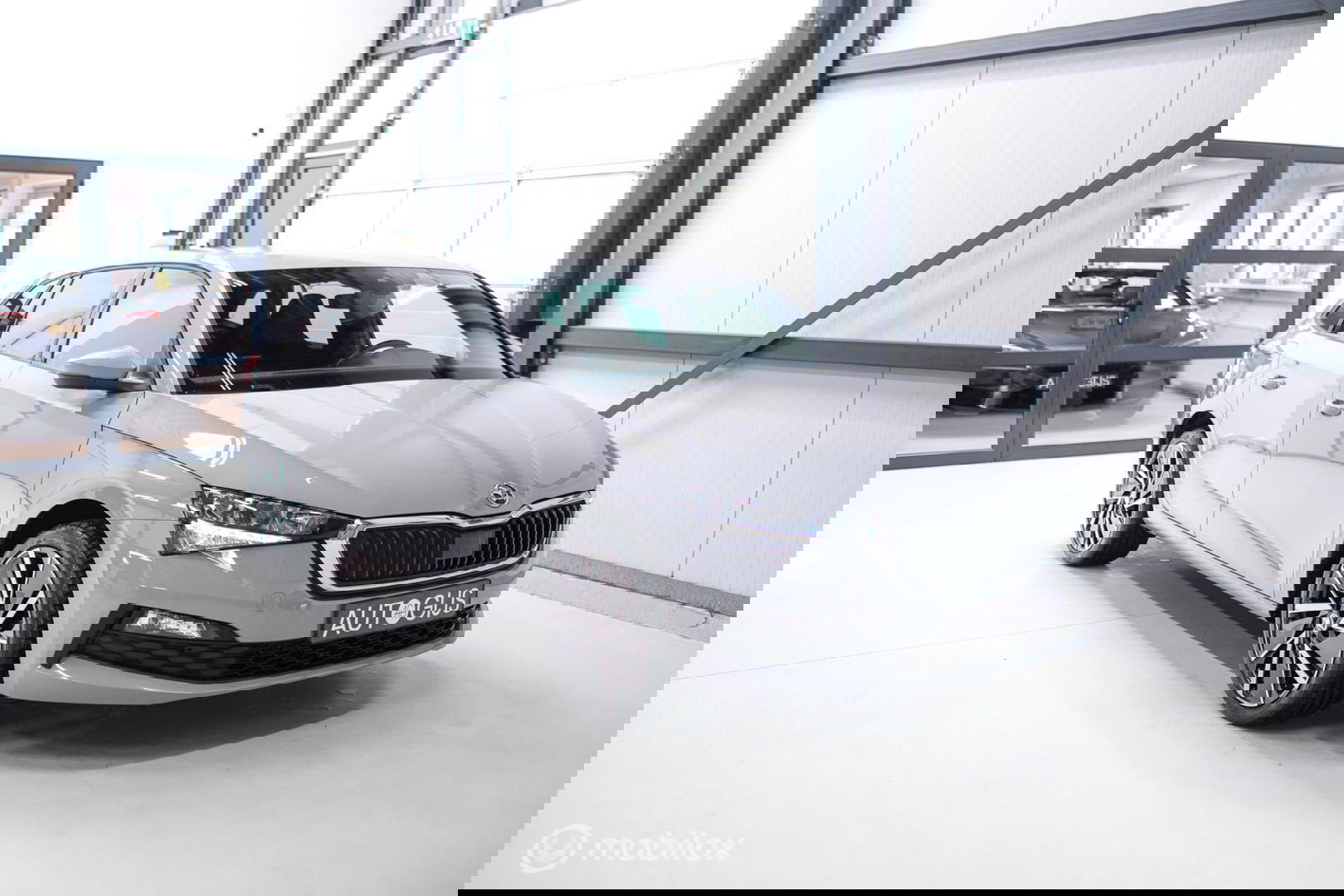 Škoda Scala 1.0 TSI Sport Business | Sportstoelen | Trekaak | NAP NL auto | LED | Adaptive cruise | Clima | Dealer oh | 17 inch | CarPlay |