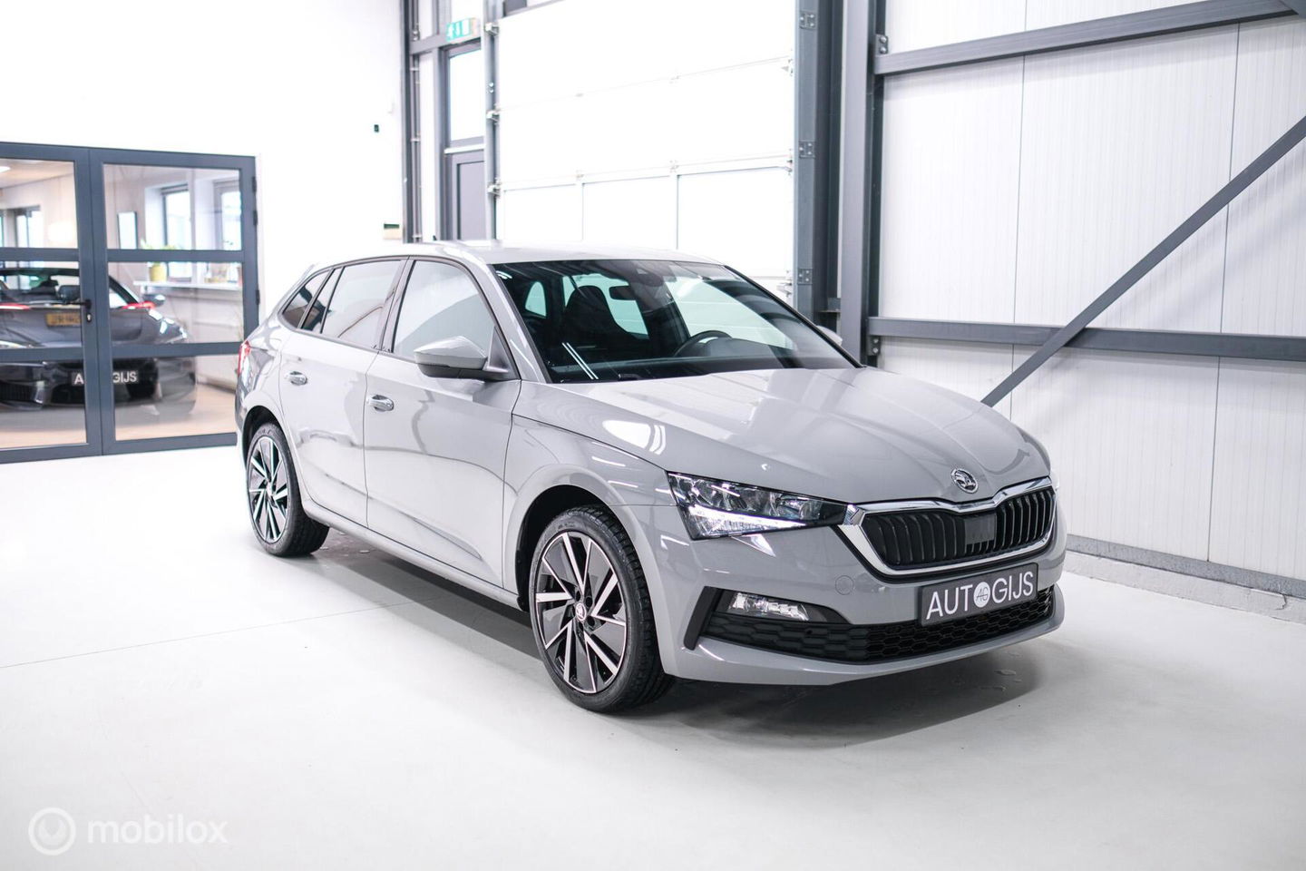 Škoda Scala 1.0 TSI Sport Business | Sportstoelen | Trekaak | NAP NL auto | LED | Adaptive cruise | Clima | Dealer oh | 17 inch | CarPlay |