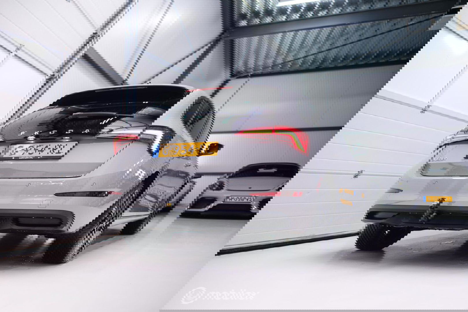 Škoda Scala 1.0 TSI Sport Business | Sportstoelen | Trekaak | NAP NL auto | LED | Adaptive cruise | Clima | Dealer oh | 17 inch | CarPlay |