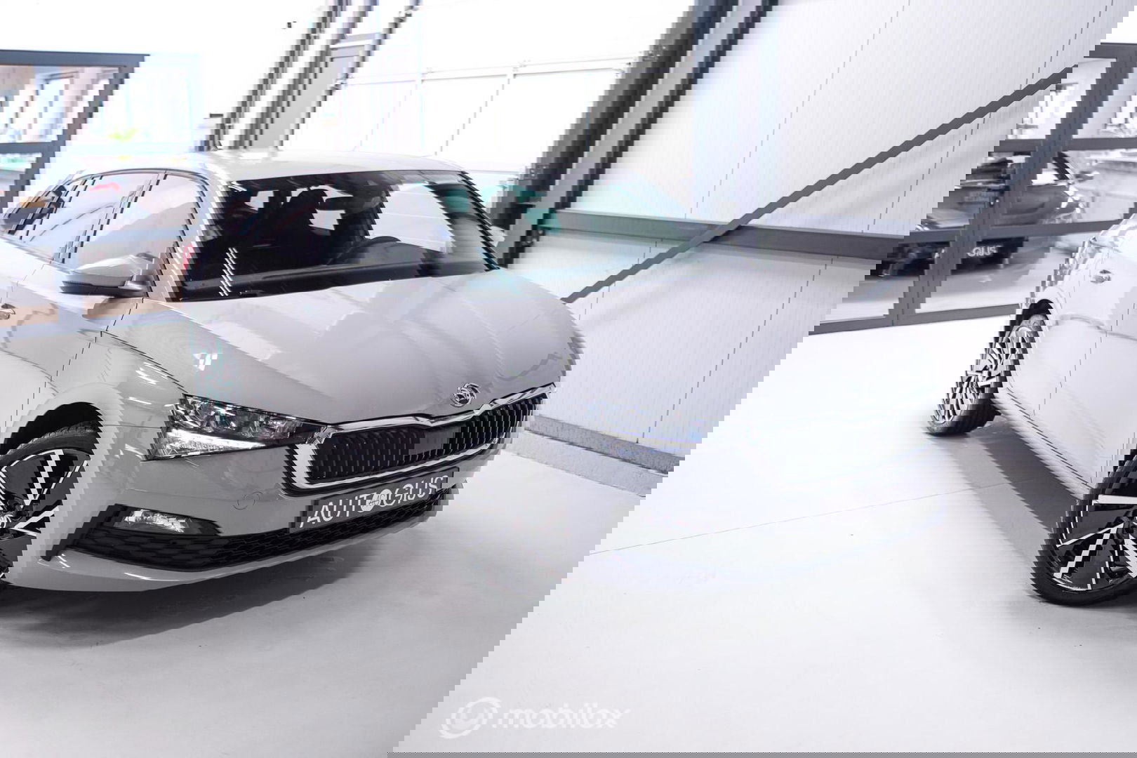 Škoda Scala 1.0 TSI Sport Business | Sportstoelen | Trekaak | NAP NL auto | LED | Adaptive cruise | Clima | Dealer oh | 17 inch | CarPlay |