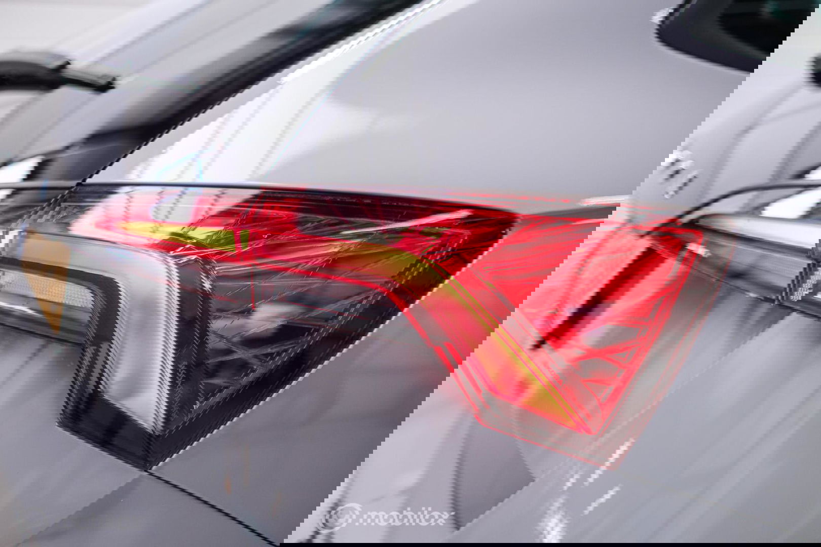 Škoda Scala 1.0 TSI Sport Business | Sportstoelen | Trekaak | NAP NL auto | LED | Adaptive cruise | Clima | Dealer oh | 17 inch | CarPlay |