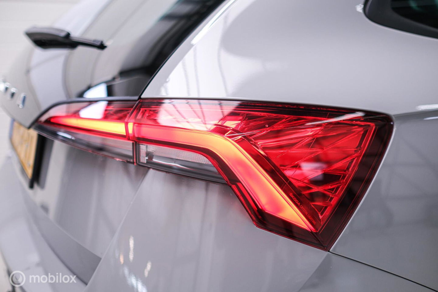 Škoda Scala 1.0 TSI Sport Business | Sportstoelen | Trekaak | NAP NL auto | LED | Adaptive cruise | Clima | Dealer oh | 17 inch | CarPlay |