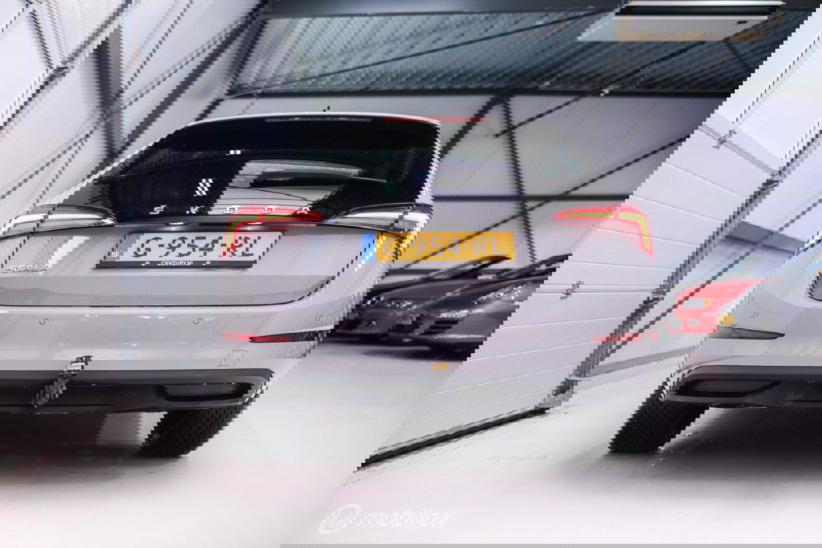 Škoda Scala 1.0 TSI Sport Business | Sportstoelen | Trekaak | NAP NL auto | LED | Adaptive cruise | Clima | Dealer oh | 17 inch | CarPlay |