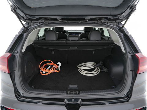 Kia e-Niro ExecutiveLine 64 kWh [ 3-Fase ] {SOH-100%} (INCL-BTW) Aut. *PANO | LUXURY-LEATHER | JBL-AUDIO | FULL-LED | NAVI-FULLMAP | DAB | ADAPTIVE-CRUISE | CAMERA | MEMORY-PACK | LANE-ASSIST | CCS-FASTLOADER | KEYLESS | DIGI-COCKPIT | 17"ALU*