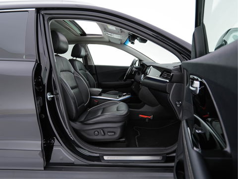 Kia e-Niro ExecutiveLine 64 kWh [ 3-Fase ] {SOH-100%} (INCL-BTW) Aut. *PANO | LUXURY-LEATHER | JBL-AUDIO | FULL-LED | NAVI-FULLMAP | DAB | ADAPTIVE-CRUISE | CAMERA | MEMORY-PACK | LANE-ASSIST | CCS-FASTLOADER | KEYLESS | DIGI-COCKPIT | 17"ALU*