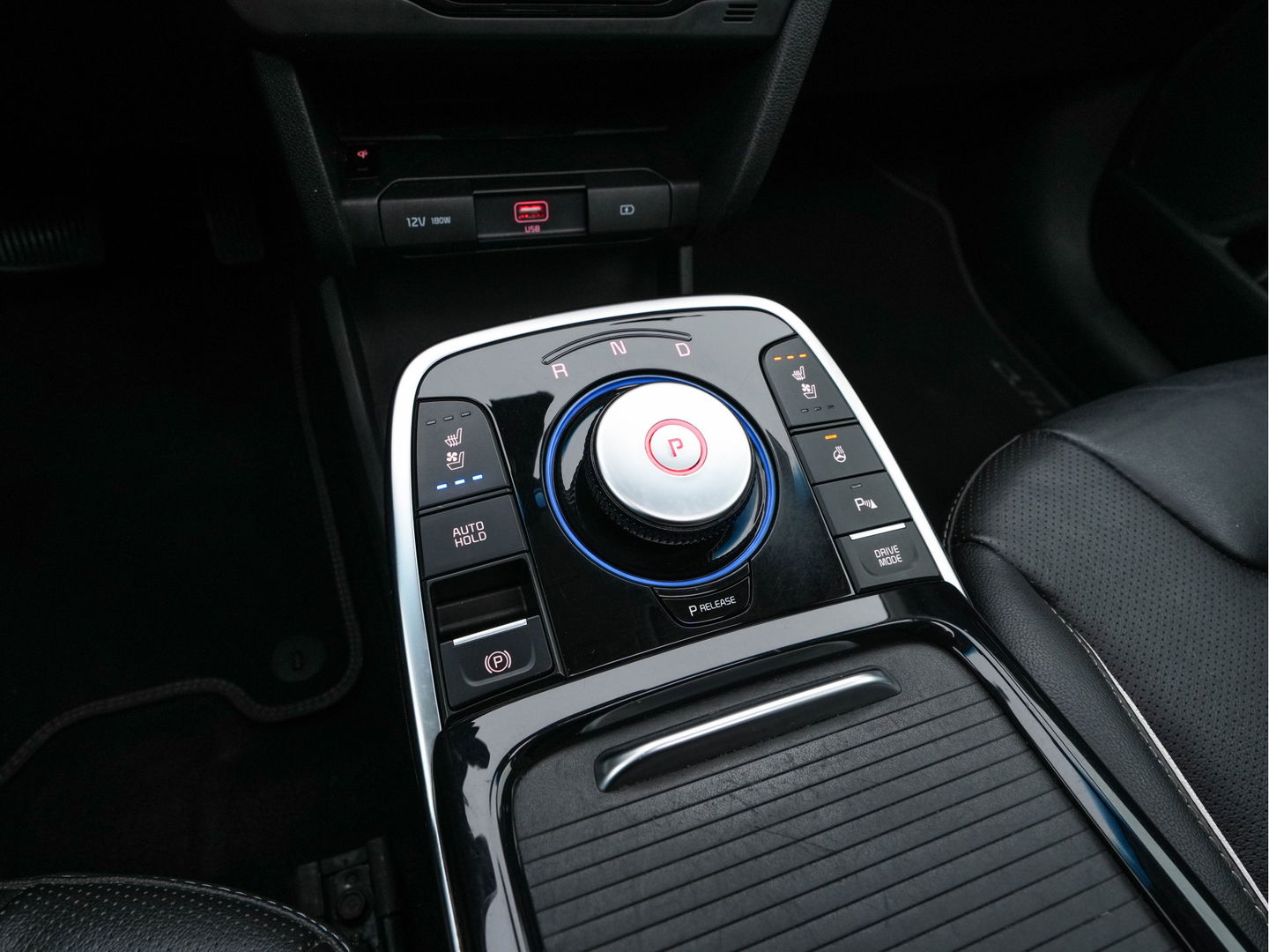 Kia e-Niro ExecutiveLine 64 kWh [ 3-Fase ] {SOH-100%} (INCL-BTW) Aut. *PANO | LUXURY-LEATHER | JBL-AUDIO | FULL-LED | NAVI-FULLMAP | DAB | ADAPTIVE-CRUISE | CAMERA | MEMORY-PACK | LANE-ASSIST | CCS-FASTLOADER | KEYLESS | DIGI-COCKPIT | 17"ALU*