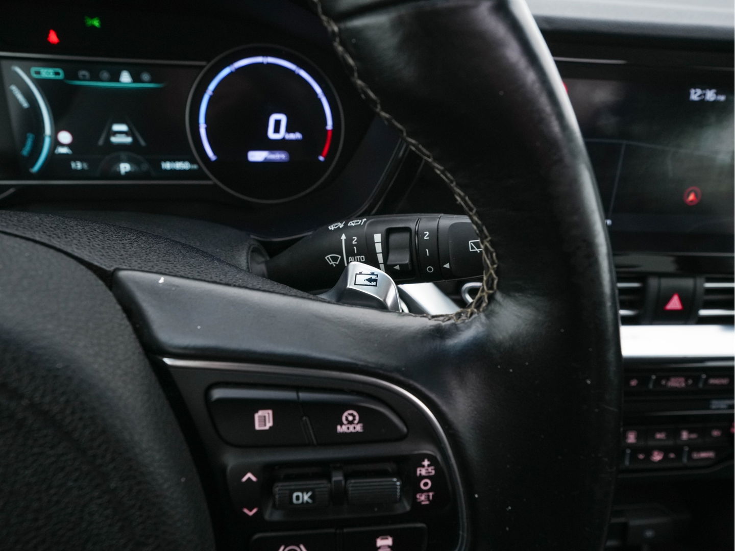 Kia e-Niro ExecutiveLine 64 kWh [ 3-Fase ] {SOH-100%} (INCL-BTW) Aut. *PANO | LUXURY-LEATHER | JBL-AUDIO | FULL-LED | NAVI-FULLMAP | DAB | ADAPTIVE-CRUISE | CAMERA | MEMORY-PACK | LANE-ASSIST | CCS-FASTLOADER | KEYLESS | DIGI-COCKPIT | 17"ALU*