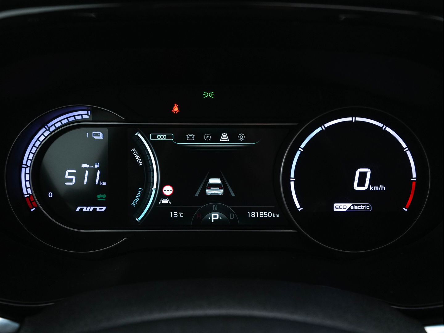 Kia e-Niro ExecutiveLine 64 kWh [ 3-Fase ] {SOH-100%} (INCL-BTW) Aut. *PANO | LUXURY-LEATHER | JBL-AUDIO | FULL-LED | NAVI-FULLMAP | DAB | ADAPTIVE-CRUISE | CAMERA | MEMORY-PACK | LANE-ASSIST | CCS-FASTLOADER | KEYLESS | DIGI-COCKPIT | 17"ALU*