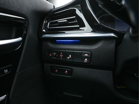 Kia e-Niro ExecutiveLine 64 kWh [ 3-Fase ] {SOH-100%} (INCL-BTW) Aut. *PANO | LUXURY-LEATHER | JBL-AUDIO | FULL-LED | NAVI-FULLMAP | DAB | ADAPTIVE-CRUISE | CAMERA | MEMORY-PACK | LANE-ASSIST | CCS-FASTLOADER | KEYLESS | DIGI-COCKPIT | 17"ALU*