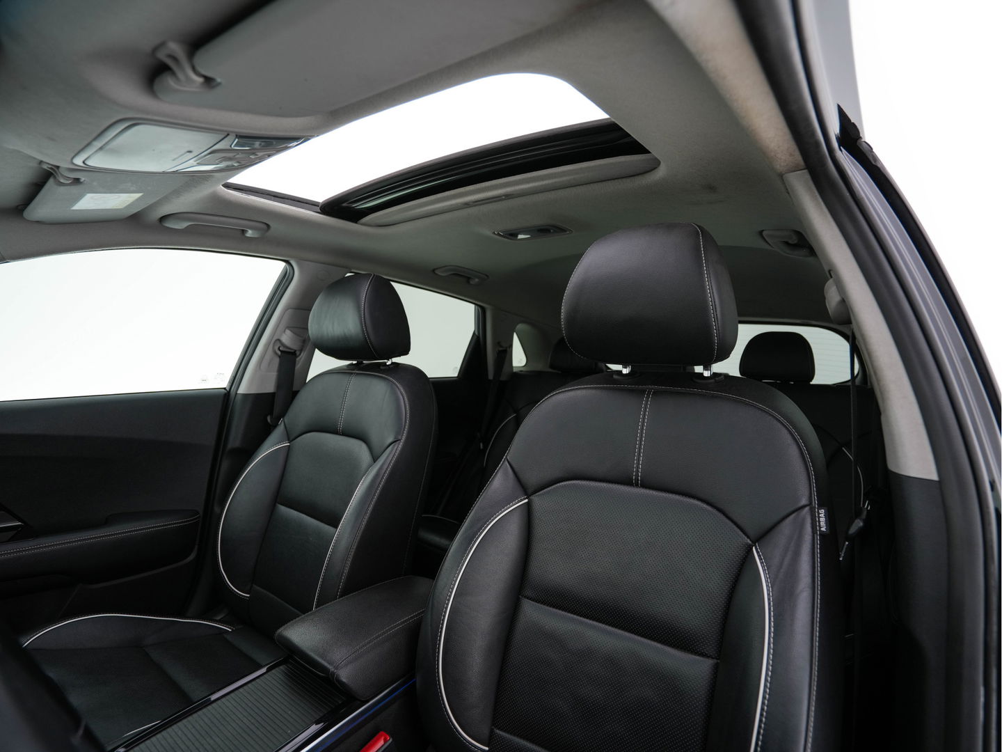 Kia e-Niro ExecutiveLine 64 kWh [ 3-Fase ] {SOH-100%} (INCL-BTW) Aut. *PANO | LUXURY-LEATHER | JBL-AUDIO | FULL-LED | NAVI-FULLMAP | DAB | ADAPTIVE-CRUISE | CAMERA | MEMORY-PACK | LANE-ASSIST | CCS-FASTLOADER | KEYLESS | DIGI-COCKPIT | 17"ALU*